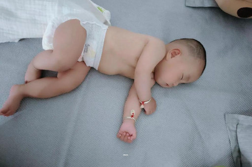郴州宝宝总是摇头怎么回事